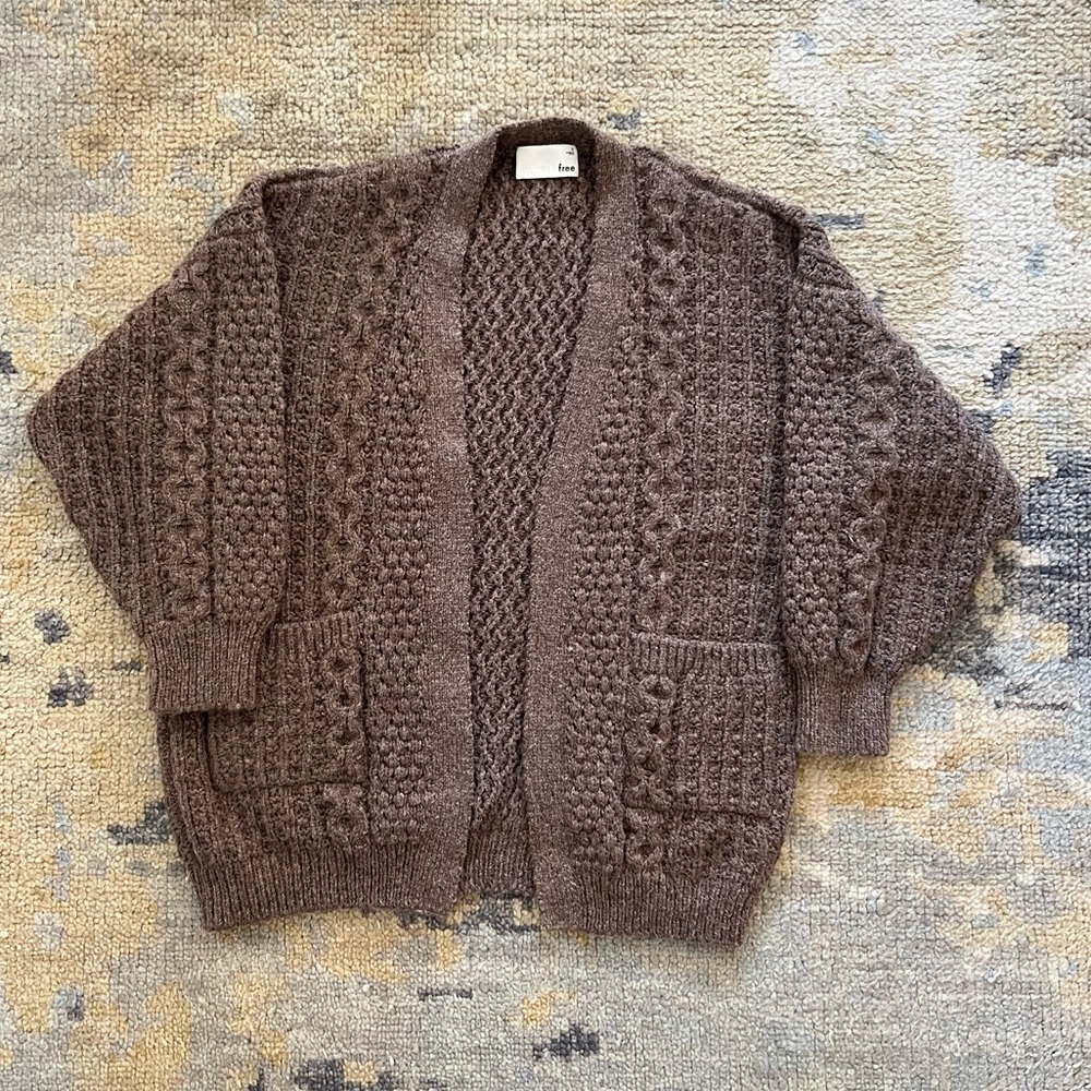 BROWN SMALL ARITZIA SWEATER